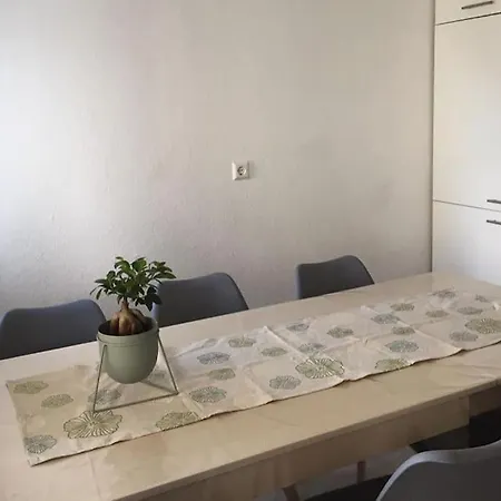 22b Grosse Mit Balkon, Smarttv Und Wlan